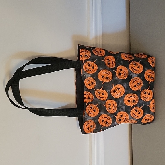 Halloween Theme Tote Bag New Never Used Sturdy Fabric & Handles 12"x12" - Picture 9 of 9